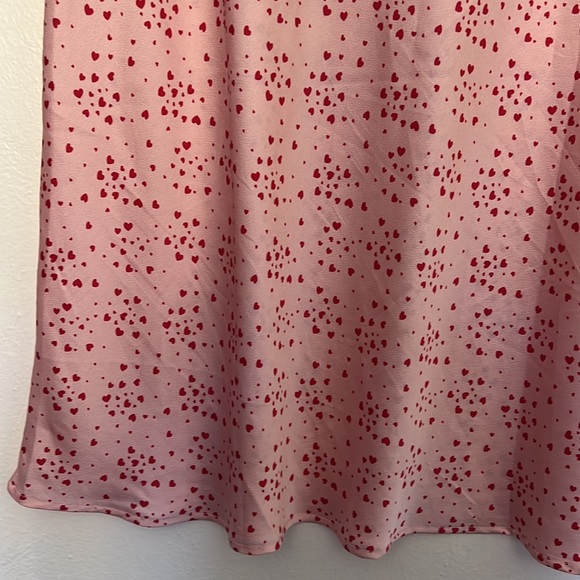 Mi Ami pink satin skirt with red heart design, size Large - Picture 2 of 7